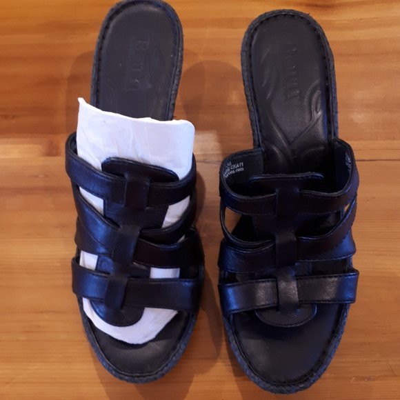 Born Black leather wedge sandals  - Size 8 - Picture 4 of 6